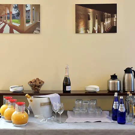 Nuovo Italia Hotel 4*